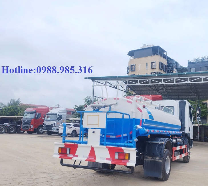 xe 6 khối xi téc rửa đường